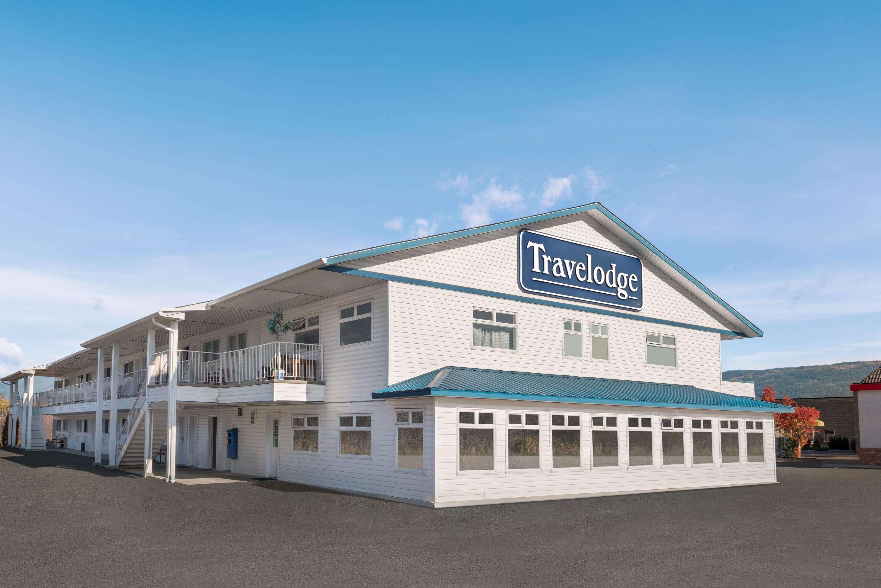 Travelodge By Wyndham Salmon Arm Bc Esterno foto